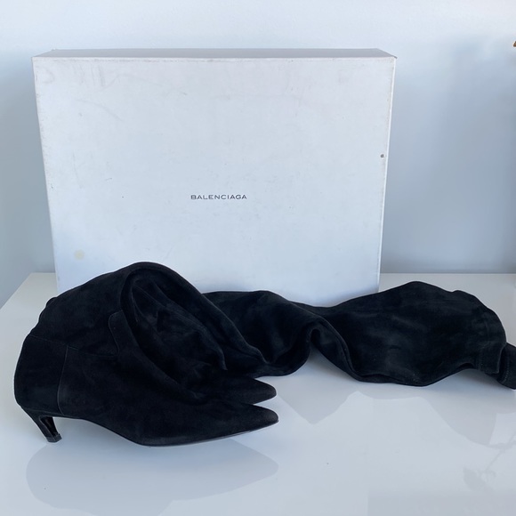Balenciaga kitten heeled over-the-knee black suede knife boots size 36 - Picture 6 of 17